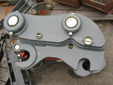 Excavator quick coupler