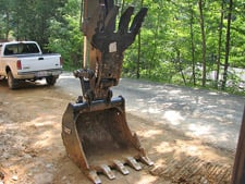 Quest Excavator clamp attachment